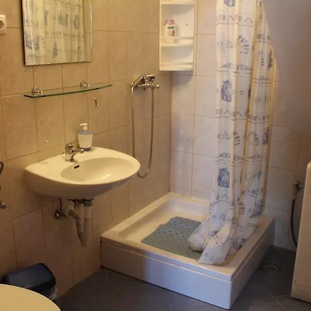 Tina Apartmán